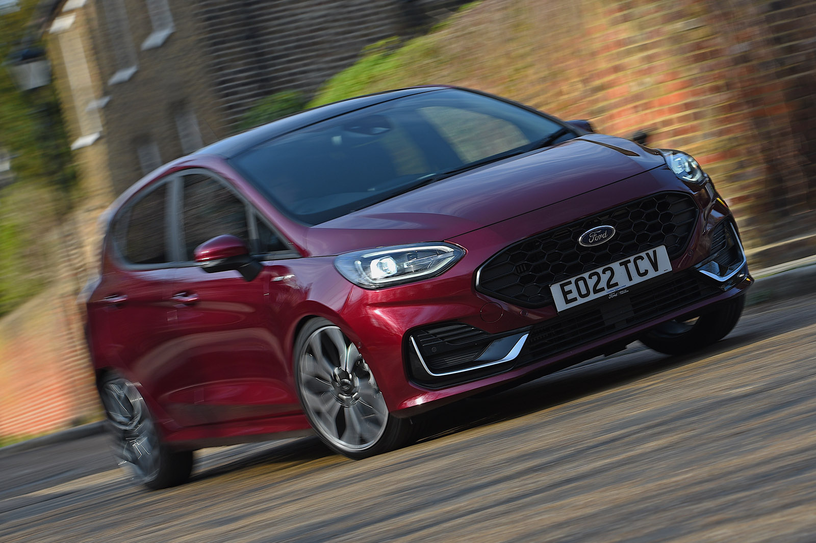 بررسی Ford Fiesta 1.0 Ecoboost MHEV ST-Line Vignale 2022 انگلستان