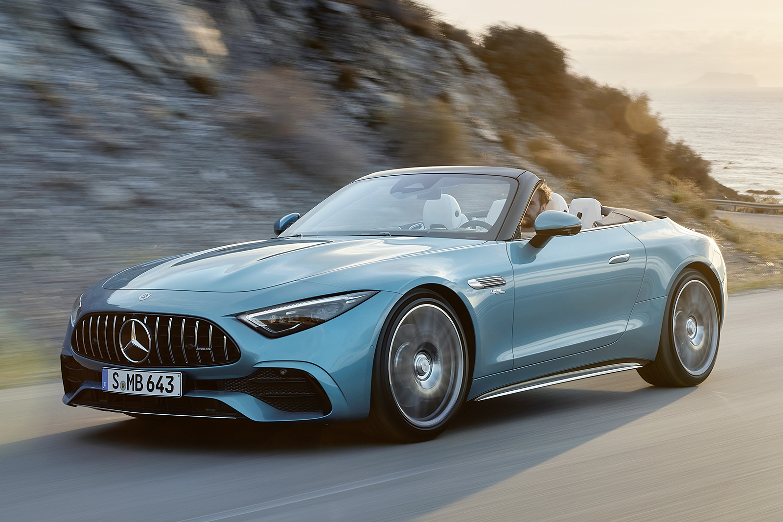 مرسدس AMG SL مدل پایه 2.0 لیتری با 375 اسب بخار قدرت را به دست آورد