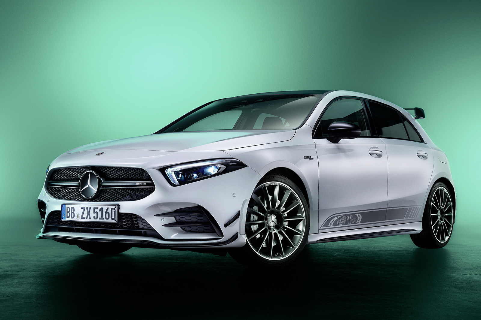 مرسدس-AMG A35 و CLA 35 مدل های ویژه نسخه 55 را به دست می آورند